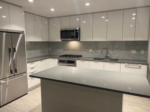 202-2651 Library Lane, North Vancouver, BC 