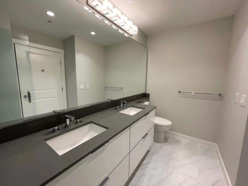 202-2651 Library Lane, North Vancouver, BC 