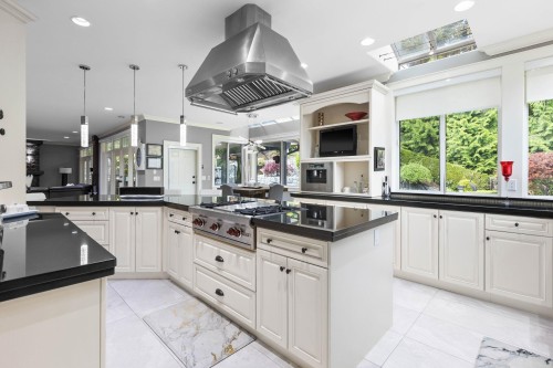 3027 Plateau Boulevard, Coquitlam, BC 