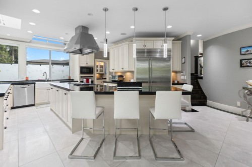 3027 Plateau Boulevard, Coquitlam, BC 