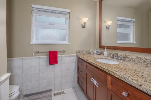 1630 Layton Drive, North Vancouver, BC 