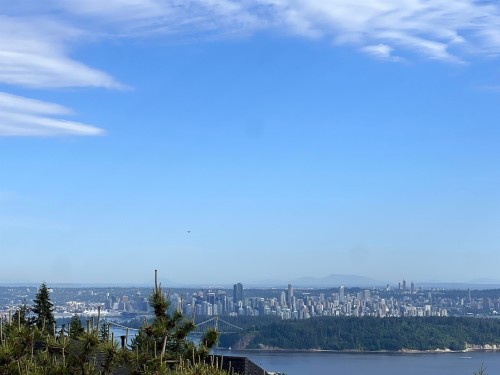 2555 Westhill Drive, West Vancouver, BC 