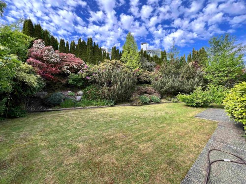 2555 Westhill Drive, West Vancouver, BC 