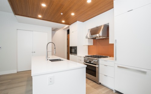 402-6699 Nelson Avenue, West Vancouver, BC 