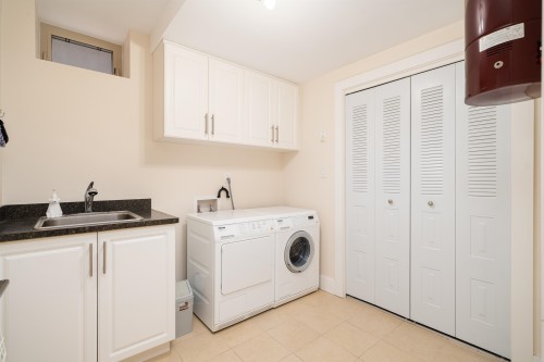 1683 64Th Avenue W, Vancouver, BC 