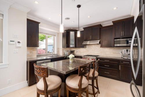 1683 64Th Avenue W, Vancouver, BC 