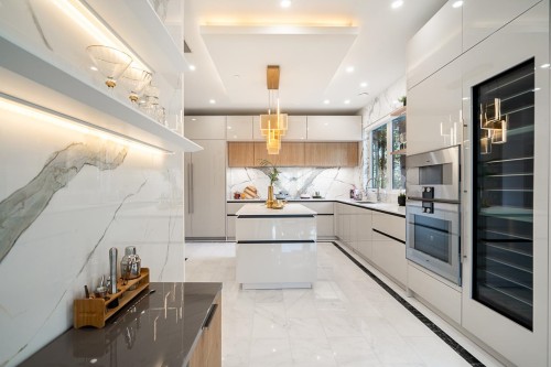 1203 38Th Avenue W, Vancouver, BC 