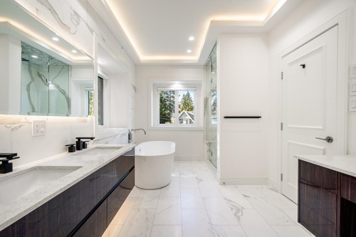 1203 38Th Avenue W, Vancouver, BC 