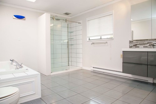 8660 Bairdmore Crescent, Richmond, BC 