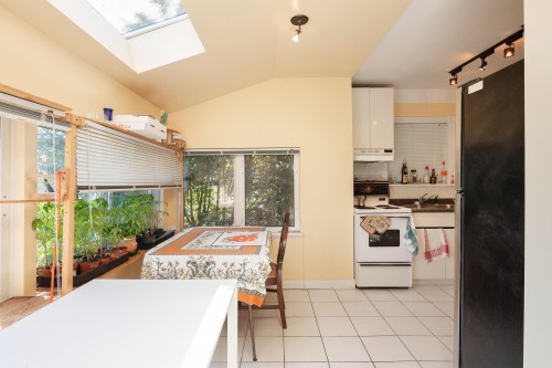 3136 11Th Avenue W, Vancouver, BC 