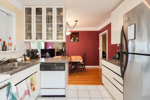 3136 11Th Avenue W, Vancouver, BC 