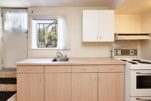 3136 11Th Avenue W, Vancouver, BC 