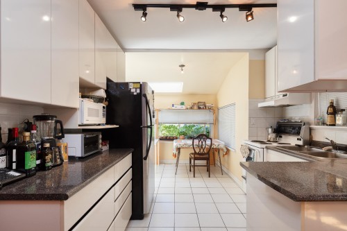 3136 11Th Avenue W, Vancouver, BC 