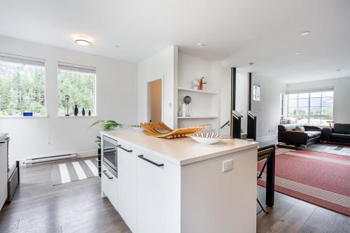 37981 Helm Way, Squamish, BC 