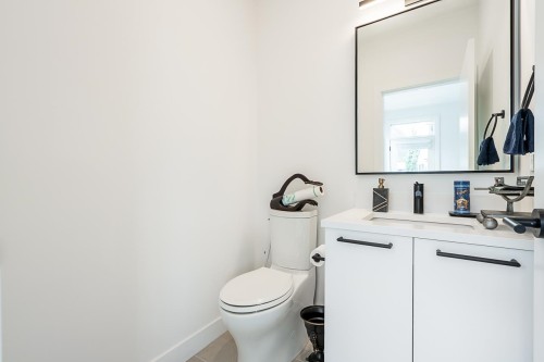 37981 Helm Way, Squamish, BC 