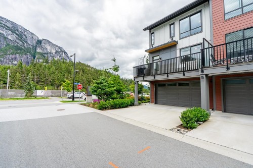 37981 Helm Way, Squamish, BC 