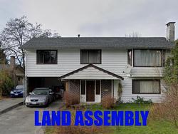 12313 Fulton Street  Maple Ridge, BC V2X 6L4