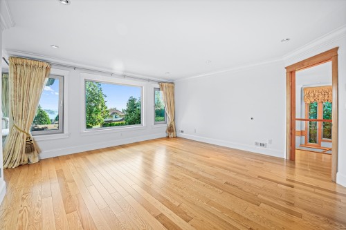 1361 Mathers Avenue, West Vancouver, BC 