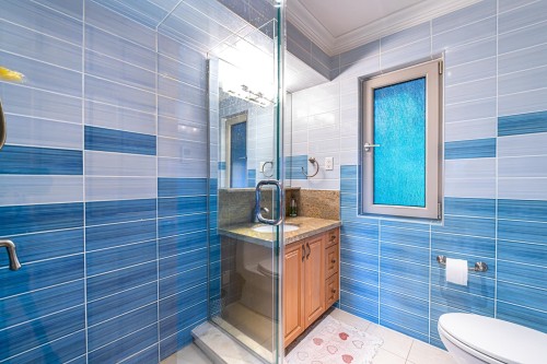 1361 Mathers Avenue, West Vancouver, BC 