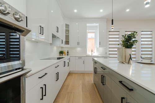 4152 Pender Street, Burnaby, BC 