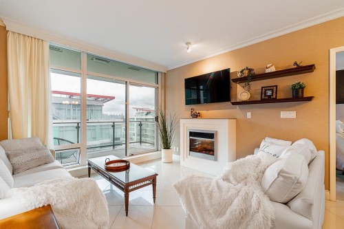 905-172 Victory Ship Way  North Vancouver, BC V7L 0B5