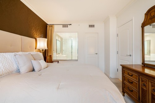 905-172 Victory Ship Way, North Vancouver, BC 