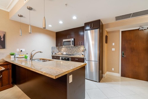 905-172 Victory Ship Way, North Vancouver, BC 