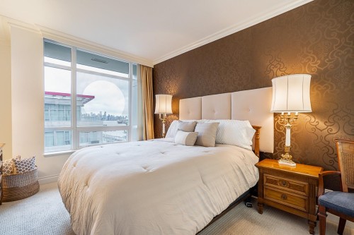 905-172 Victory Ship Way, North Vancouver, BC 