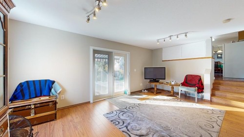 5619 Curtis Place, Sechelt, BC 