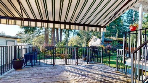 5619 Curtis Place, Sechelt, BC 