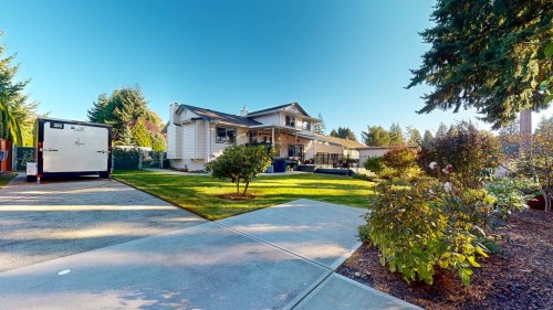 5619 Curtis Place, Sechelt, BC 