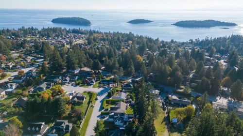 5619 Curtis Place, Sechelt, BC 