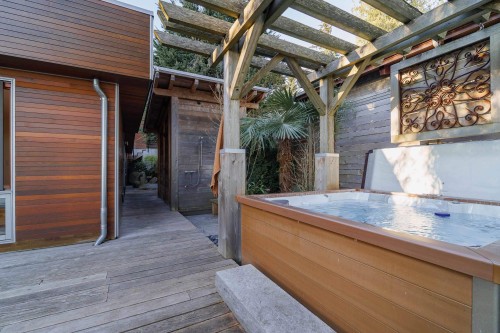 6329 Sunshine Coast Highway, Sechelt, BC 