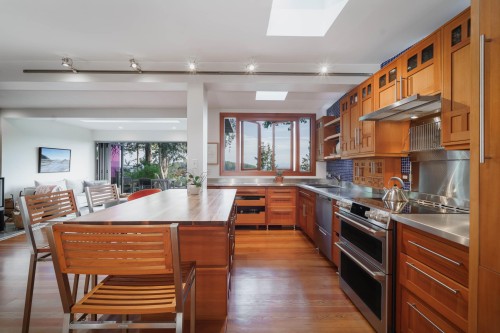 6329 Sunshine Coast Highway, Sechelt, BC 