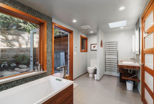 6329 Sunshine Coast Highway, Sechelt, BC 