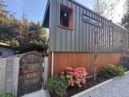 6329 Sunshine Coast Highway, Sechelt, BC 