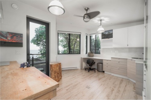 6329 Sunshine Coast Highway, Sechelt, BC 