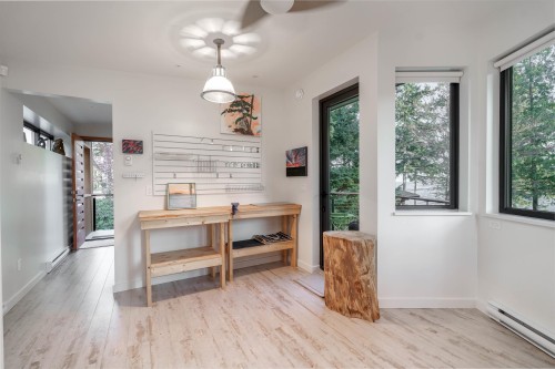 6329 Sunshine Coast Highway, Sechelt, BC 