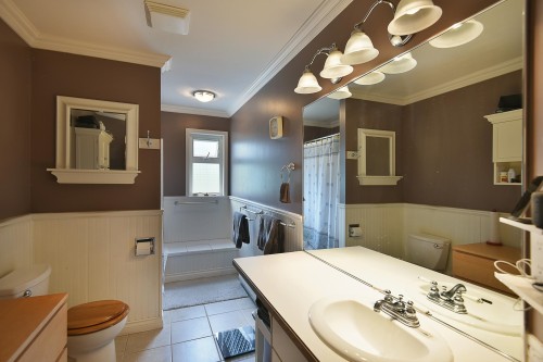 1377 Roberts Creek Road, Roberts Creek, BC 