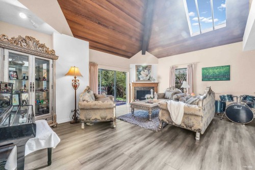 1040 Jefferson Avenue, West Vancouver, BC 