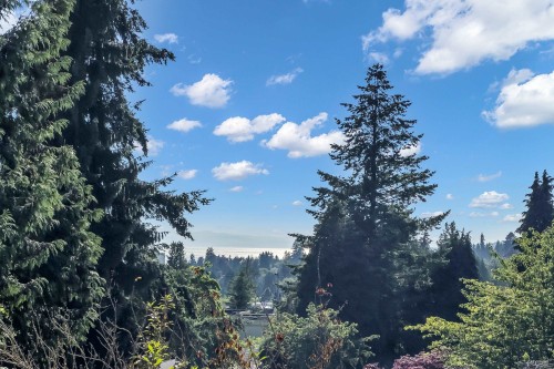 1040 Jefferson Avenue, West Vancouver, BC 