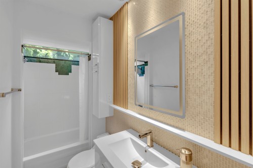 670 Montroyal Boulevard, North Vancouver, BC 