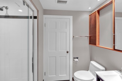 670 Montroyal Boulevard, North Vancouver, BC 