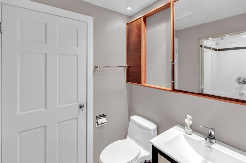 670 Montroyal Boulevard, North Vancouver, BC 