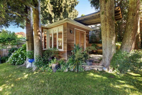 670 Montroyal Boulevard, North Vancouver, BC 