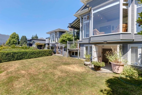 670 Montroyal Boulevard, North Vancouver, BC 