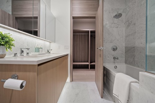 4402-4720 Lougheed Highway, Burnaby, BC 