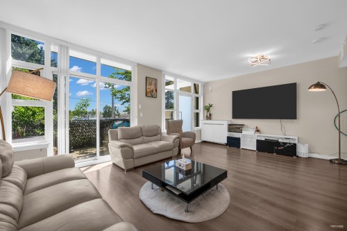 Th16-8677 Capstan Way, Richmond, BC 