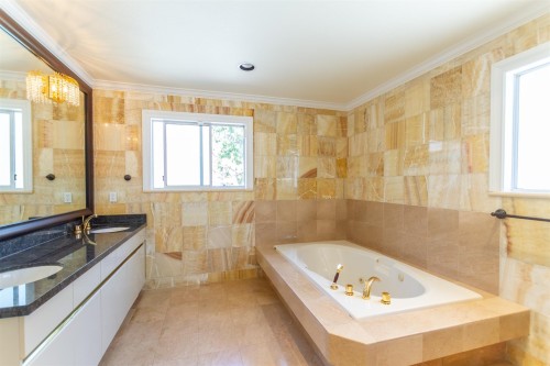 1369 55Th Avenue W, Vancouver, BC 