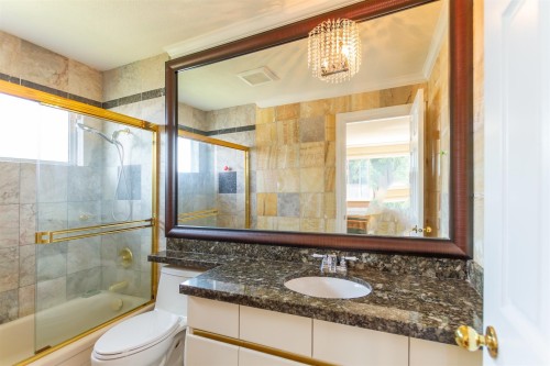 1369 55Th Avenue W, Vancouver, BC 